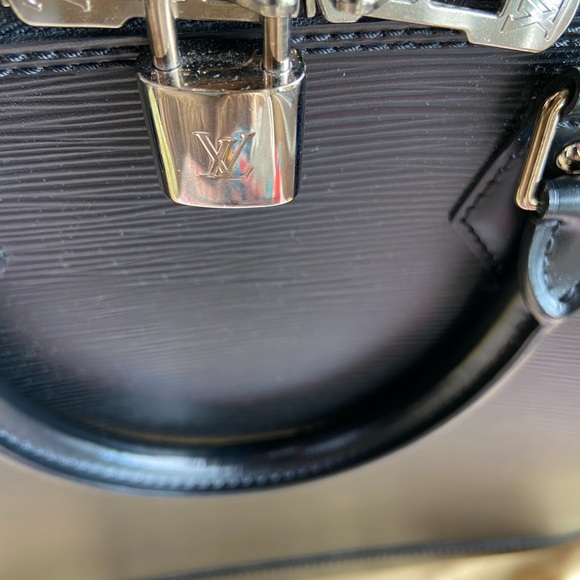 LOUIS VUITTON ALMA GM - Picture 2 of 11